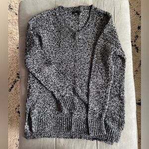 Banana Republic Black and White V-Neck Sweater Cozy Knit